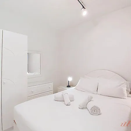 Bright Flat In شقة المليحة