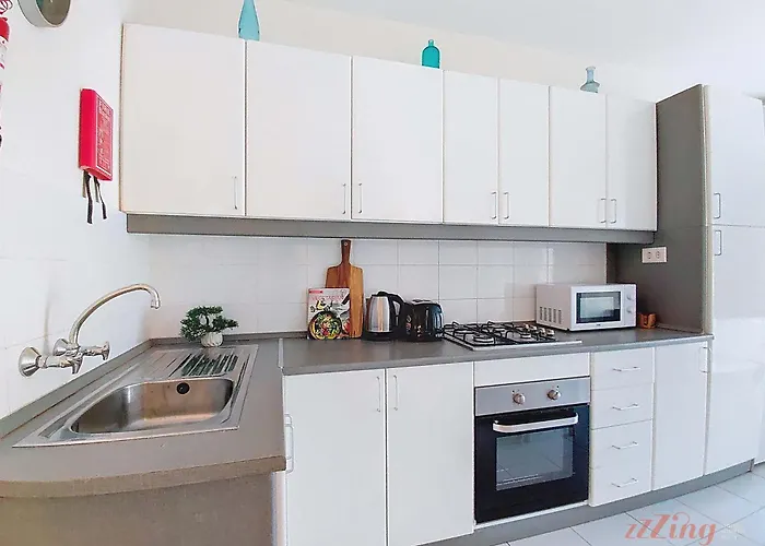 Bright Flat In شقة المليحة